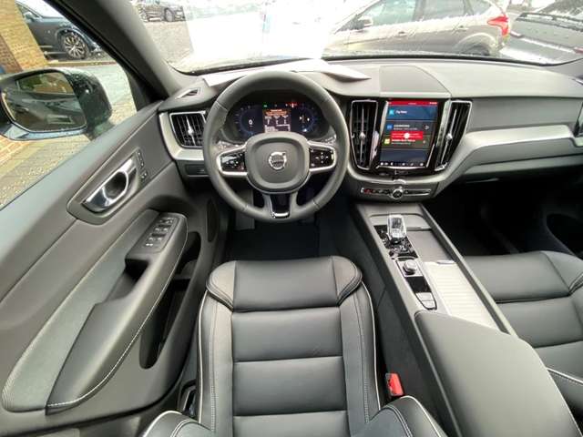 Volvo  Plus Dark B4 Benzin Panorama. ACC BLIS LED